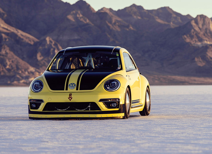 This 550 hp VW Beetle topped out at 328 km/h in Bonneville