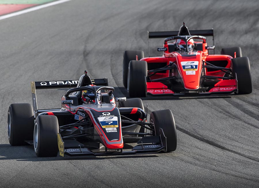 Pinnacle Motorsport celebrate F3 Asian race win & podiums at Dubai Autodrome