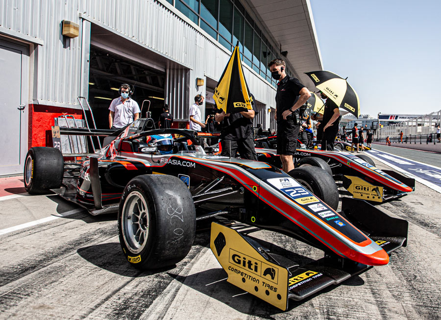 Pinnacle Motorsport and Van Amersfoort Racing team up for FRMEC and F4 UAE